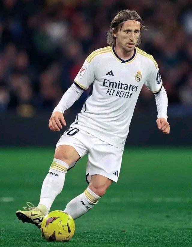 罗体：邓弗里斯、达米安等5名球员今日在国米基地进行康复（罗体：邓弗里斯、达米安等5将今日在国米基地恢复训练）