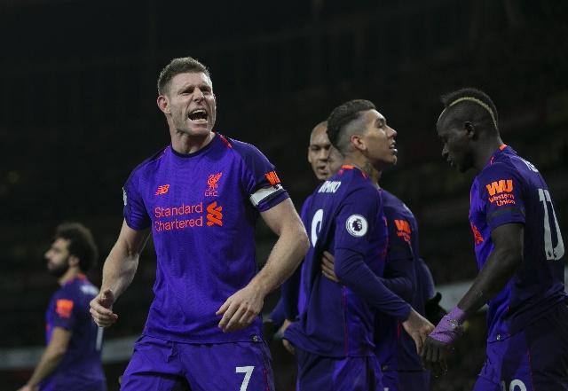 阿斯：阿拉巴正等待皇马的商讨电话，但俱乐部不着急与他续约（阿斯：阿拉巴静候皇马来电洽谈续约，俱乐部并不着急）