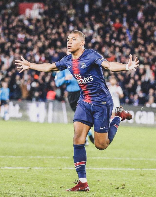 阿迪将发布多款国家队复刻球衣：德国致敬7-1，阿根廷梦回2006（阿迪即将推出多款国家队复刻球衣：德国致敬7比1，阿根廷重温2006）