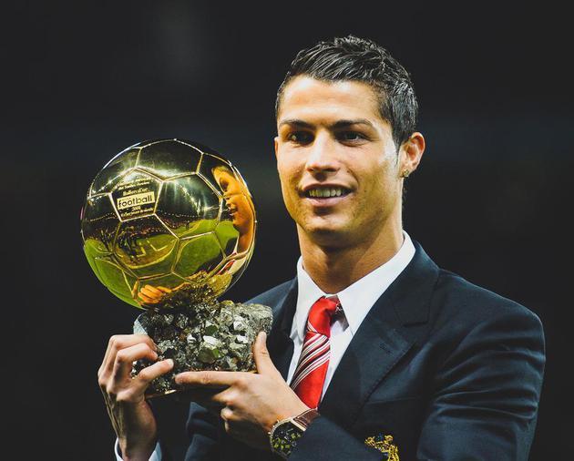 足球青训成为未来关键（足球的未来取决于青训）