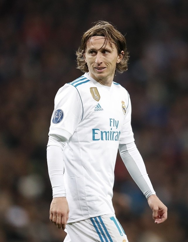 比利亚雷亚尔欧冠六场1平5负排倒数第二，但在西甲暂列第三位（比利亚雷亚尔欧冠6战1平5负仅列倒数第二，西甲积分榜却暂居第三）