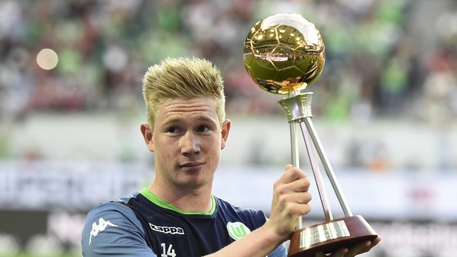 快船大胜巩固西部排名（快船大捷，稳居西部前列）